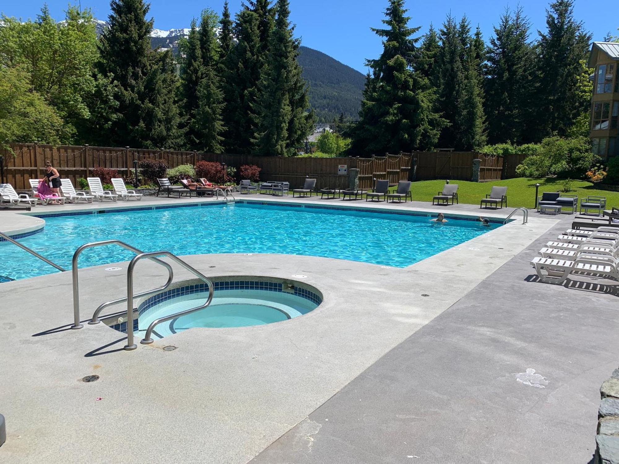 Cascade Lodge Suite Wifi 2 Hot Tubs Pool Gym Sauna Ski & Bike Storage Room Whistler Exterior photo